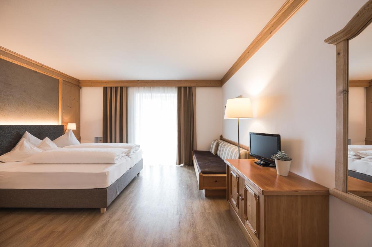 Hotel Alpenhof Tirolo