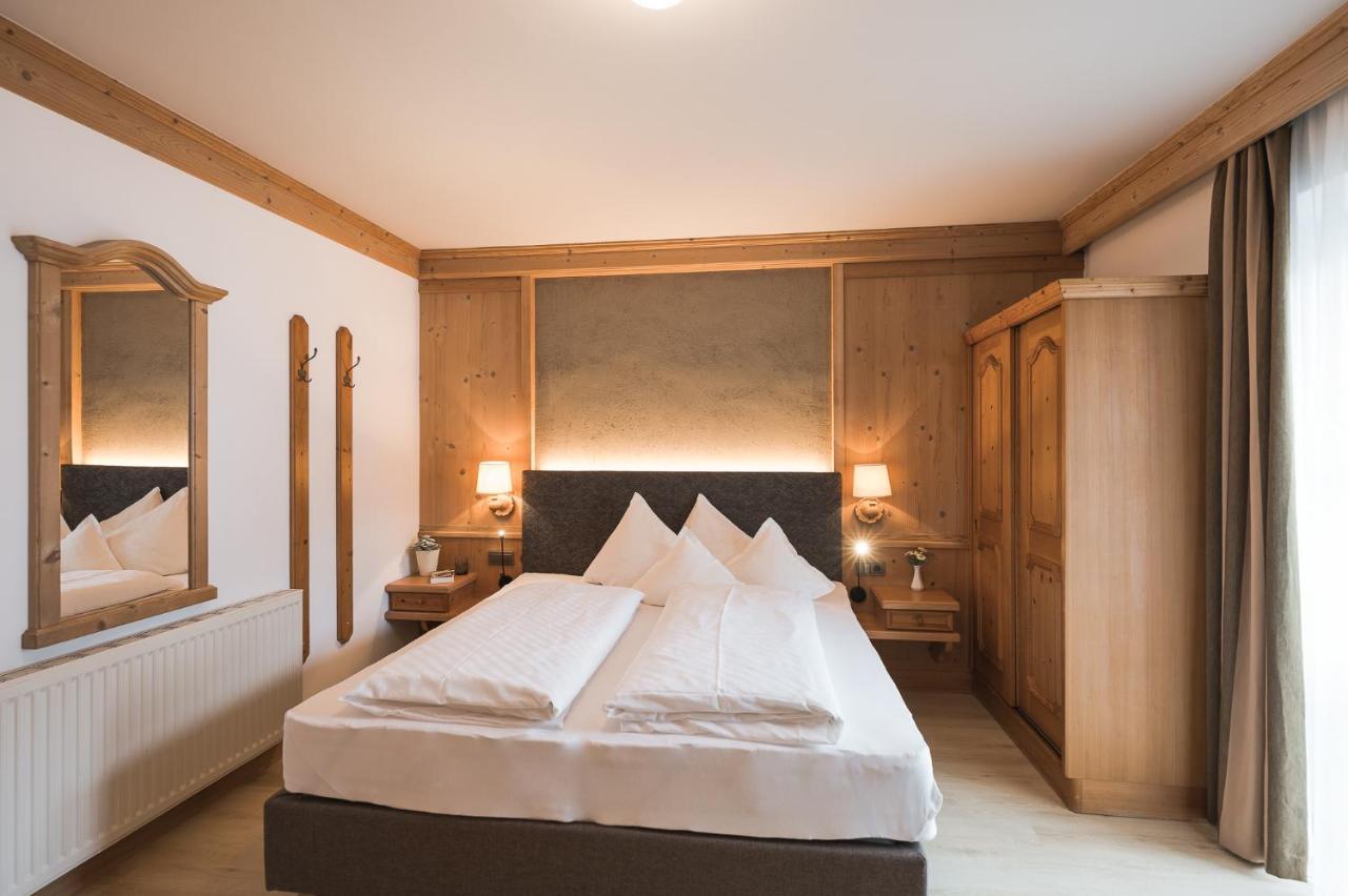 Hotel Alpenhof Tirolo